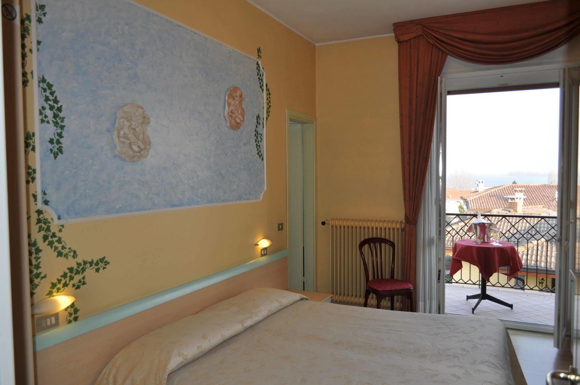 Hotel Alsazia Sirmione Exterior photo