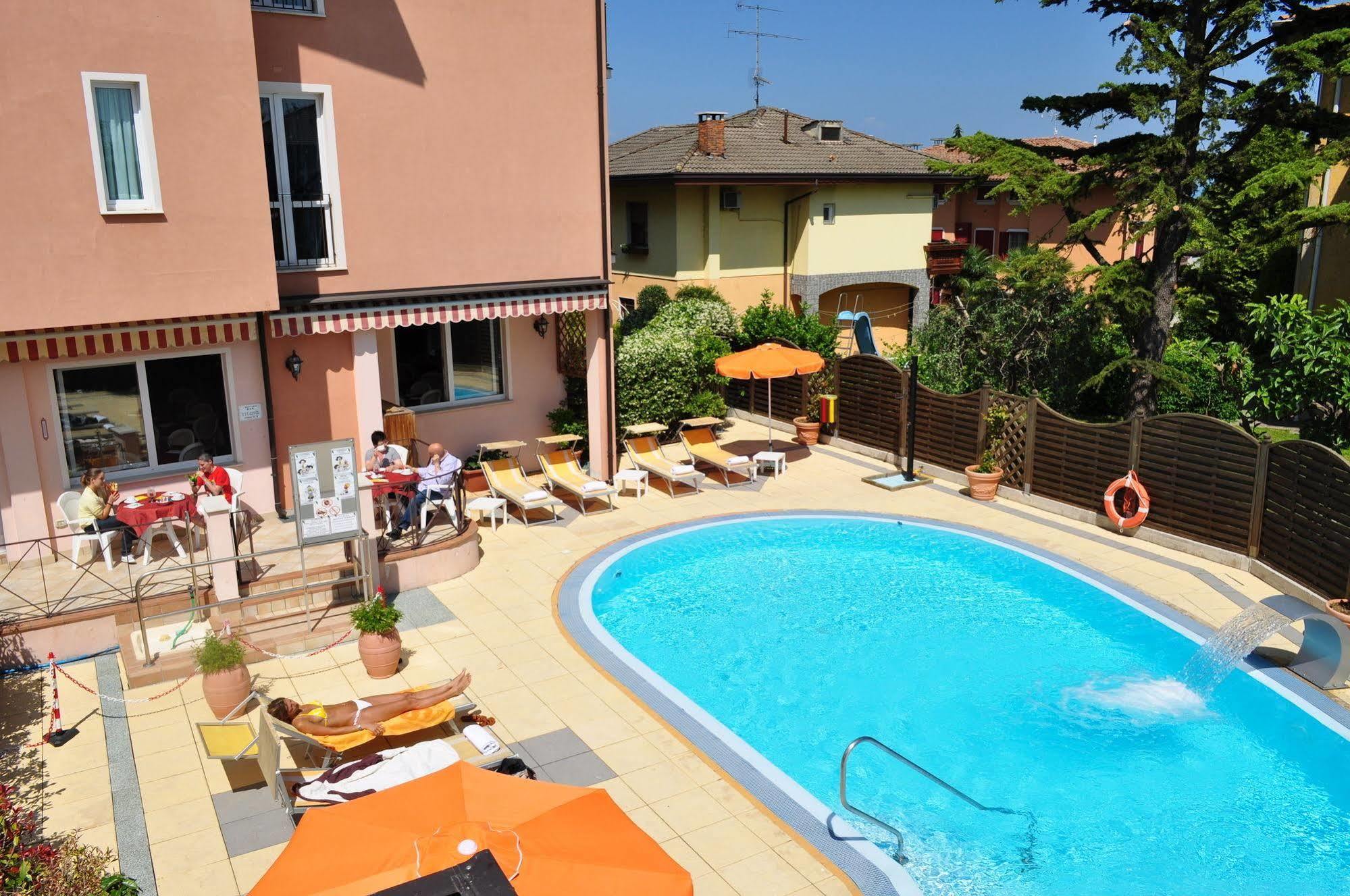 Hotel Alsazia Sirmione Exterior photo