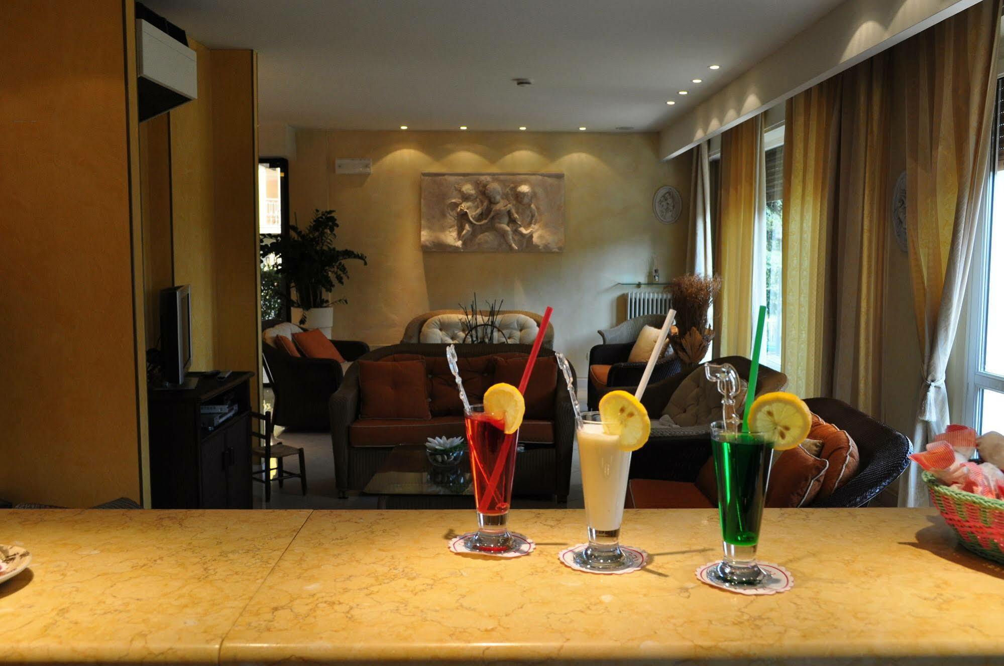 Hotel Alsazia Sirmione Exterior photo